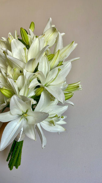 Natural Lilies bouquet