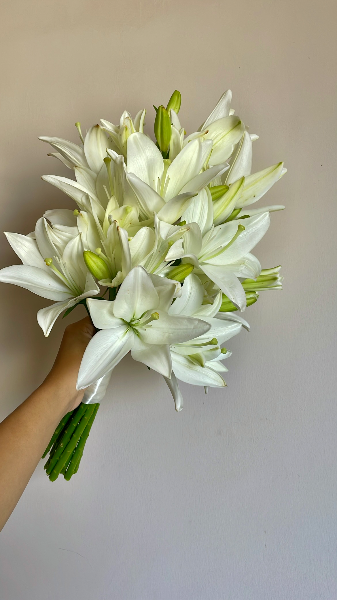 Natural Lilies bouquet