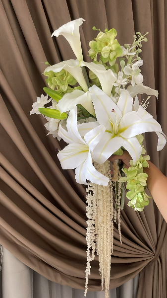 Lilies bouquet